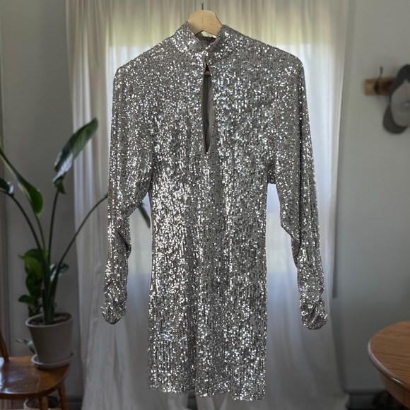 ✨DREAMY Sequin Party Dress✨ - Picture 7 of 7